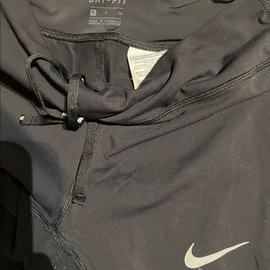 NIKE DRI FIT LEGGINGS